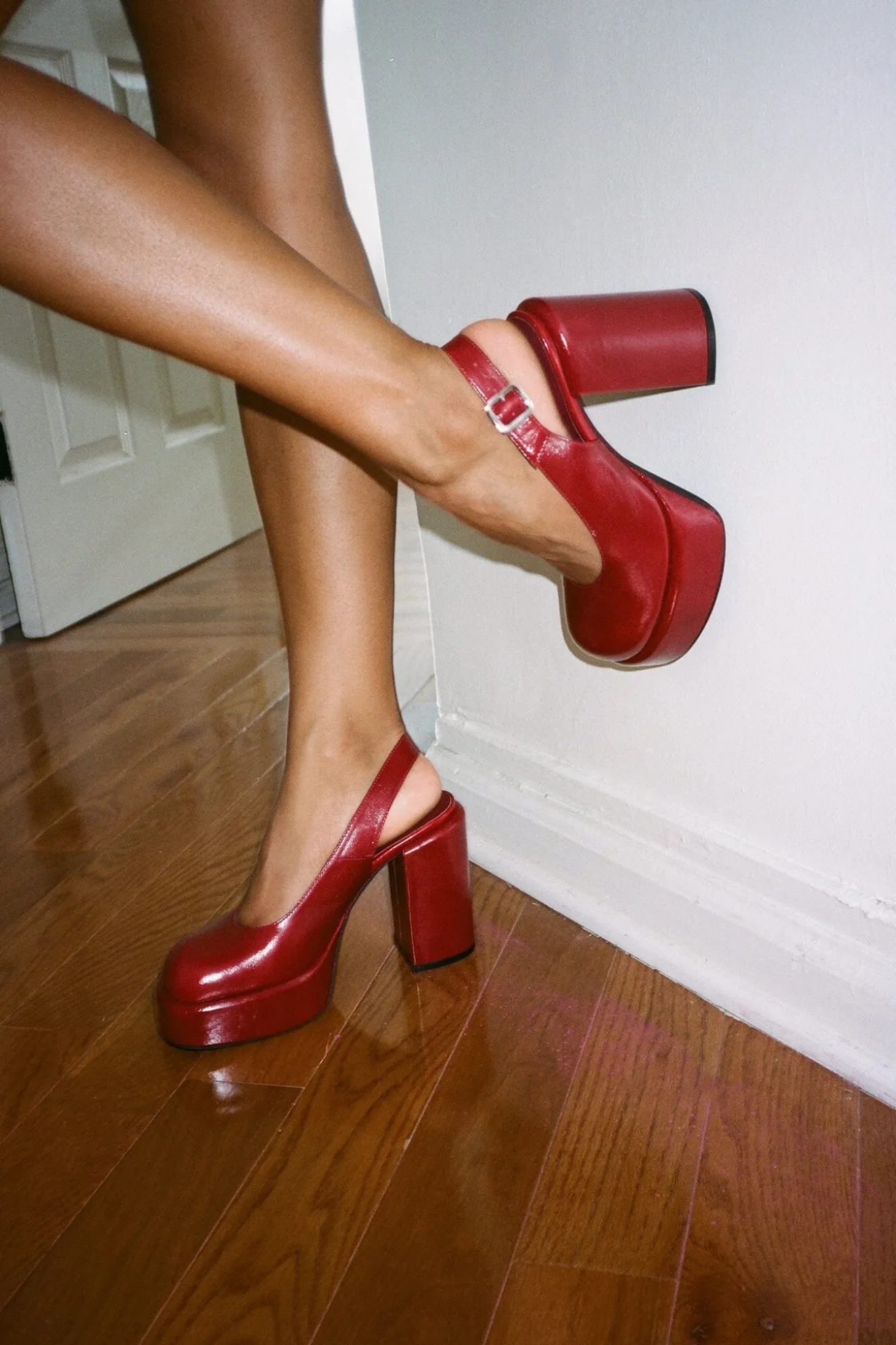 New Jeffrey Campbell TRIVIAL Redcrinkle